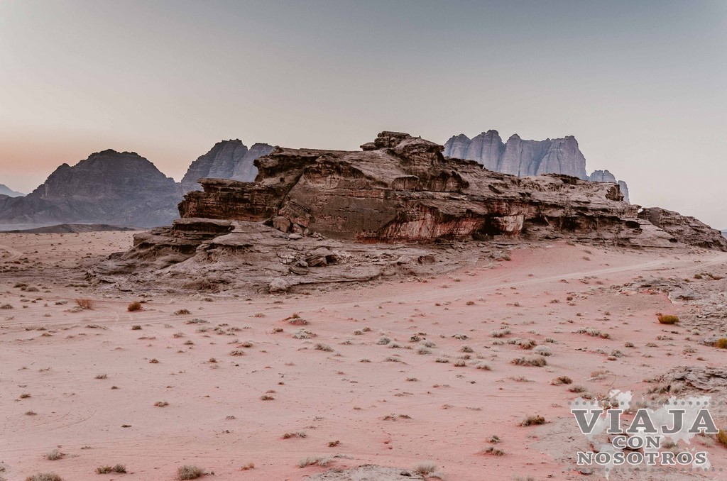 Anochecer en el desierto de Wadi Rum